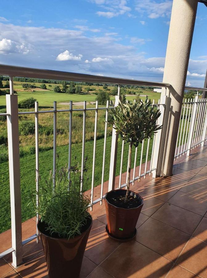 Apartgolf Sobienie Krolewskie Sobienie Szlacheckie Exteriör bild