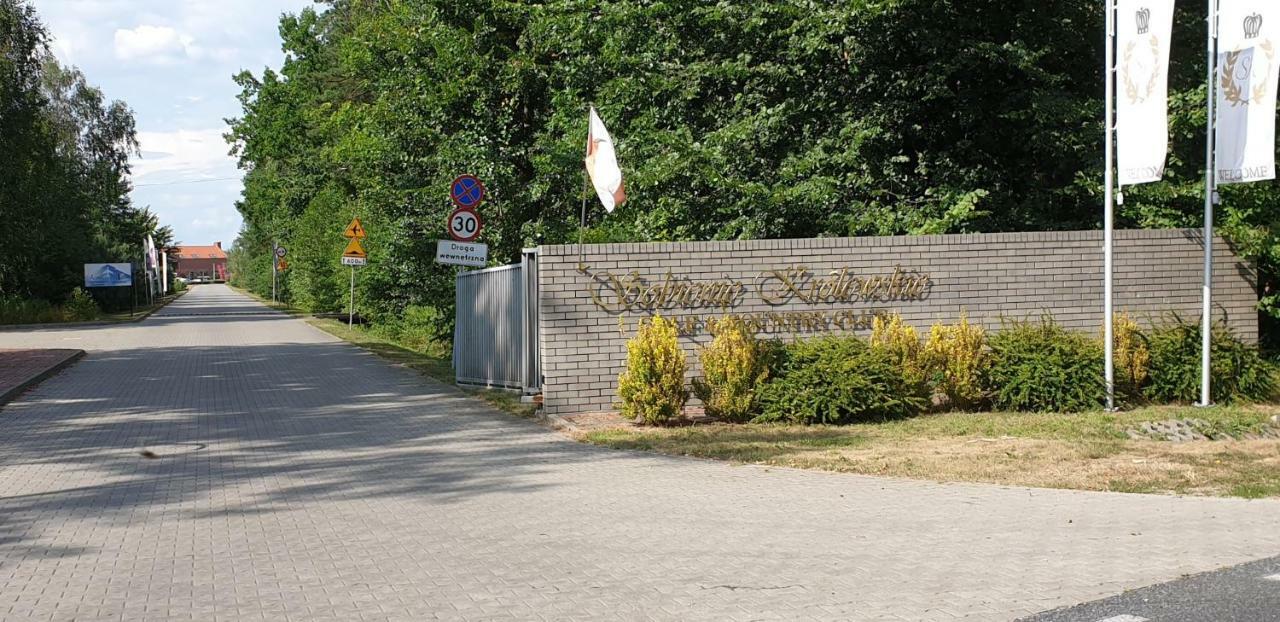 Apartgolf Sobienie Krolewskie Sobienie Szlacheckie Exteriör bild