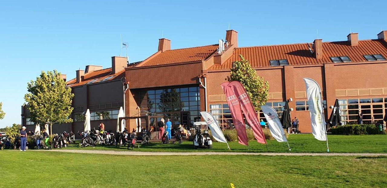 Apartgolf Sobienie Krolewskie Sobienie Szlacheckie Exteriör bild